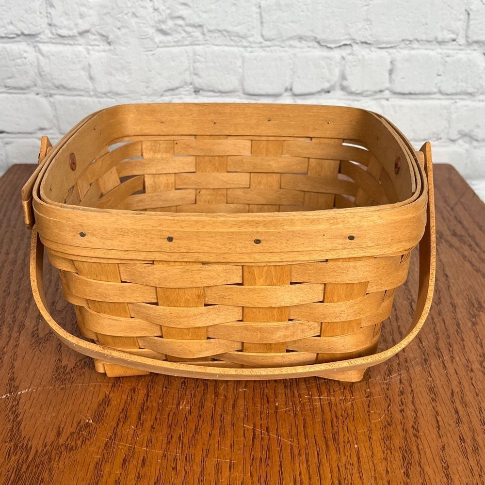 Vintage Longaberger 9x9” square basket with handle 2003